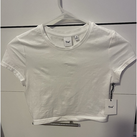 Aritzia TNA Chill Ortiz Cropped T-Shirt - Picture 1 of 2